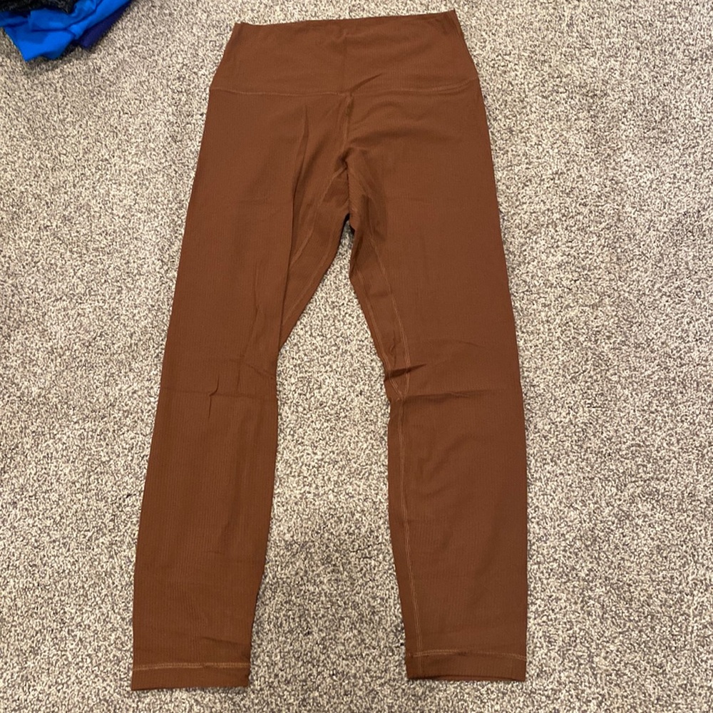 Lululemon align 25”inseam. Size 6. Brown/clay color. Ribbed